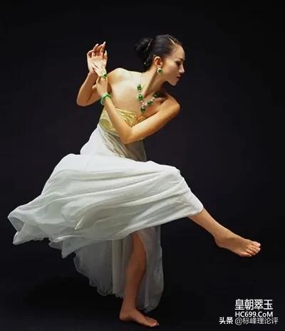太阳鸟电影:七彩云南的翡翠都是杨丽萍自己设计的吗？