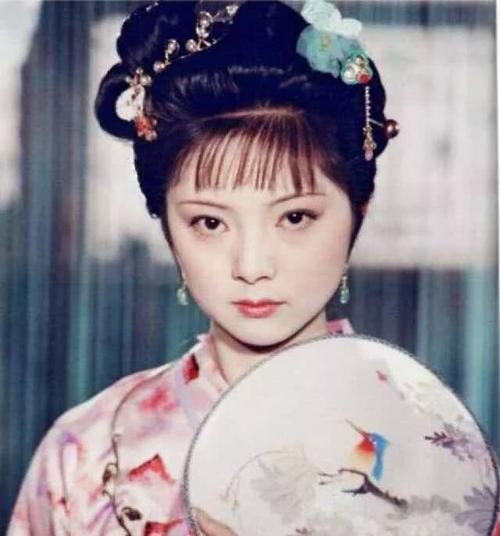《红楼梦》中冷香丸制作过程如此复杂,作者到底想说什么？