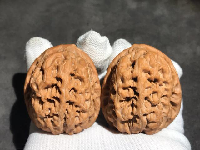 文玩核桃闷墩将军膀你喜欢哪种