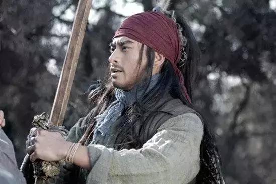 头条问答 武松和武大一个身高八尺一个不足五尺,二人身高到底差多少