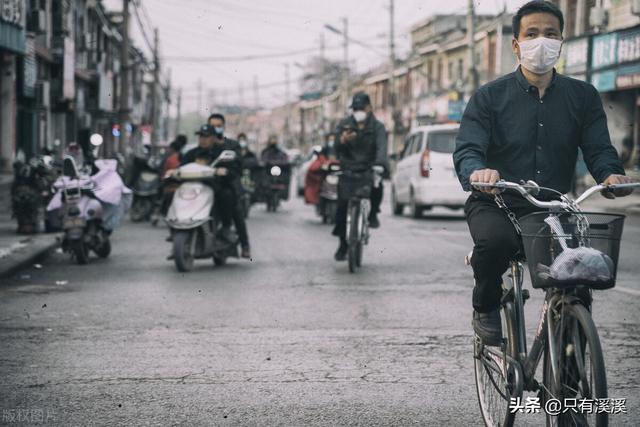 张文宏谈十一出游:十一假期你们出去看景去了还是看人去了？