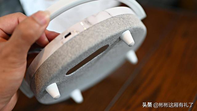 小彬彬前妻:家居展会上看到【EZVALO几光】，求问是个什么牌子？