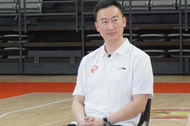 刘流个人资料:来自浙江男篮主教练的刘维伟，为什么会有一口亲切流利的东北话？