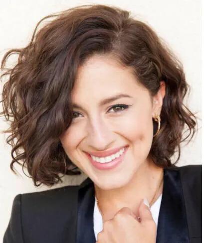 天生卷发适合什么发型