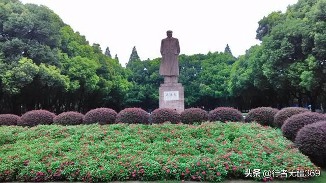 你觉得哪所大学的校园值得去参观？