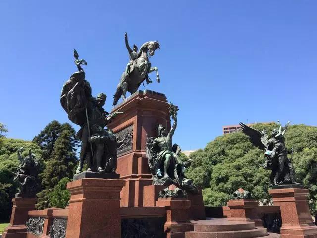智利简介:智利取消APEC会议，需要给相关组织机构赔钱吗？