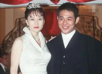 李连杰女儿照片:爱情里到底有没有对错李连杰抛弃妻子追求真爱算渣男行径吗