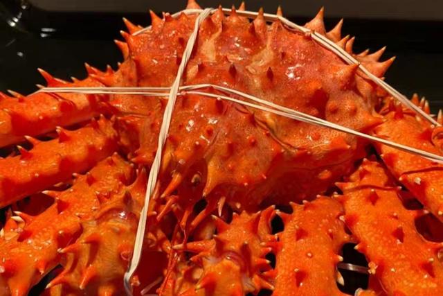 吃帝王蟹为什么只吃蟹腿，帝王蟹什么时候最肥母的好、还是公的好