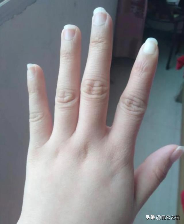 看相的人说:手软的人是有福之人,你信吗?