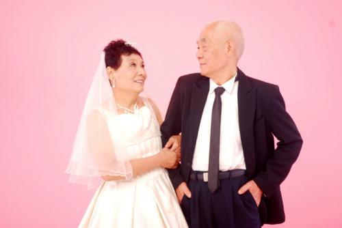 翁帆为什么嫁给杨振宁:翁帆嫁大54岁的杨振宁是真的爱情吗
