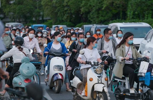 电动车电池不行了，是换锂电好，还是去以旧换新？插图31