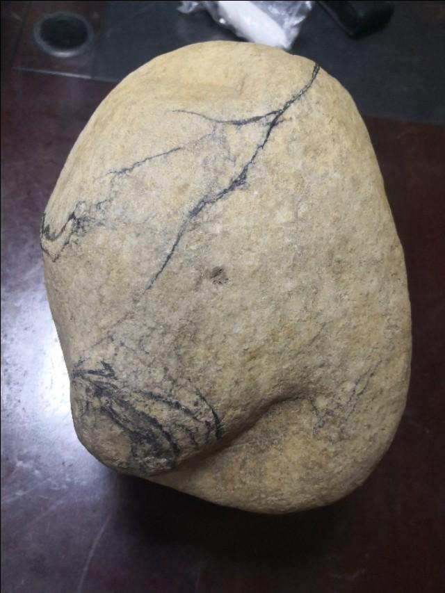 宝玉石价格怎么查,怎样鉴别石头有没有价值？