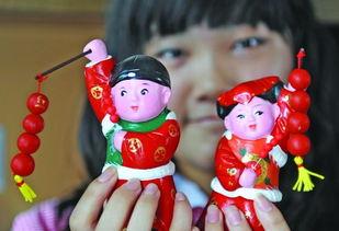 南宁花鸟市场湘缘刺绣画馆:你们是当初什么原因学美术的，然后毕业从事的什么行业？