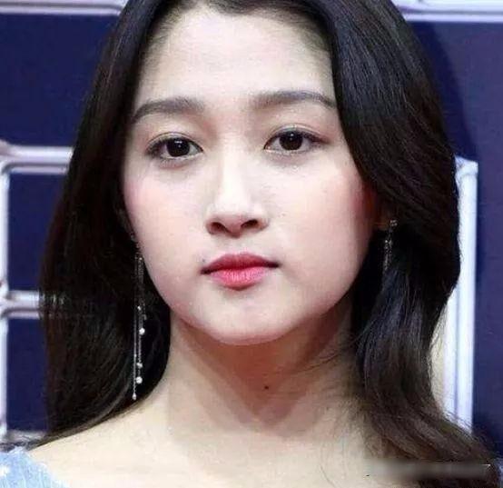 胡冰卿图片:哪些女星修图前后变化很大