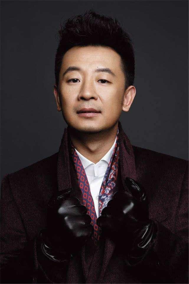 崔永元炮轰范冰冰:崔永元的一抽屉合同该拿出来吗，会拿出来吗？