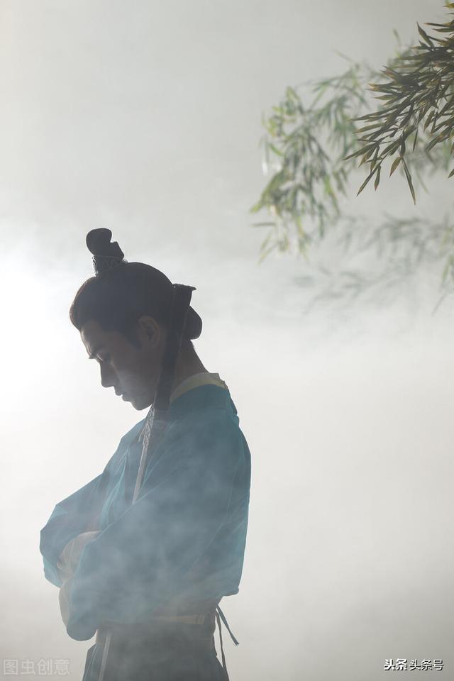 易虎臣叶雪:古龙小说的主角中，除了李寻欢，还有谁能够超过古龙本人？