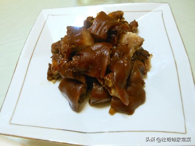 红焖猪脚怎么做才好吃，红豆焖猪脚的家常做法