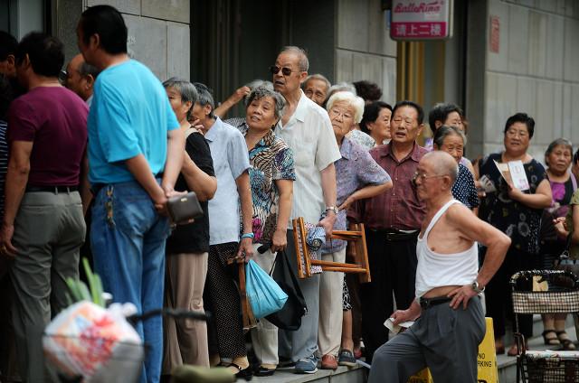 2021年养老金上调后，退休老人每月养老金3200元，算是什么水平？插图33