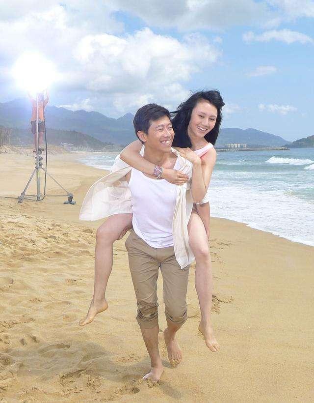关悦比佟大为大多少岁:在演艺圈里离婚几率最小的夫妻有哪些？为什么？