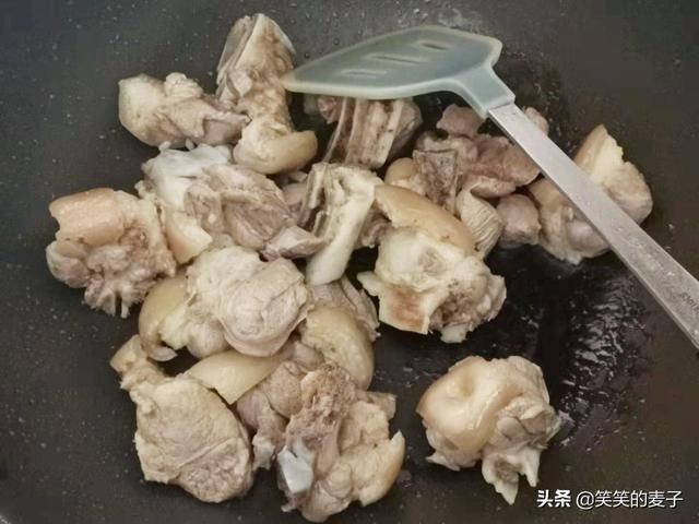 叫朋友来家里吃饭做什么菜，请朋友来家里吃饭做什么菜