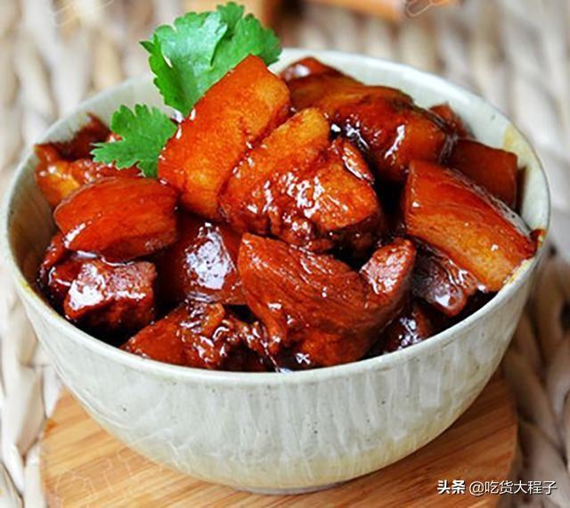红烧肉怎么才能做出既软糯入味,又能肥而不腻呢？