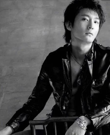 李光洁关心雷佳音:雷佳音、李光洁、郭京飞三人之间有什么趣事？