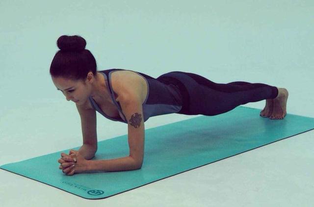 室内如何锻炼提高身体素质？