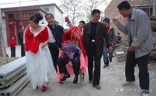 在农村上门女婿是不是很受气