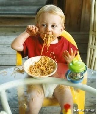 小孩子吃挂面有营养吗，孩子食用儿童酱油调料吃儿童挂面，会更安全吗？