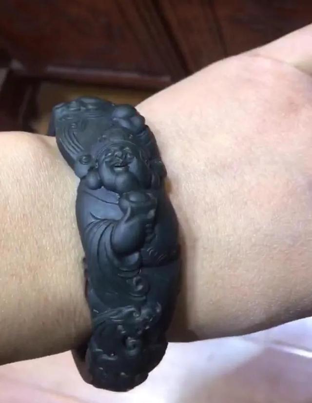 头条问答 - 男士可以戴玉镯子吗?(端和一品的回答,0赞)