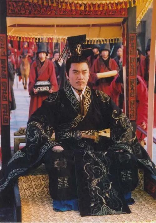 屠臣夫人:《汉武大帝》当中汉武帝为什么在最后一集要杀死勾弋夫人？