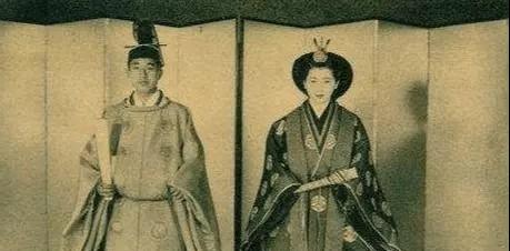 日本战国时代,天皇有没有经济来源,生活水平怎么样？