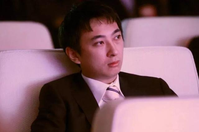 王思聪示爱网红:为什么王思聪换了十几个女友，却没人说他是渣男，炮轰他呢？