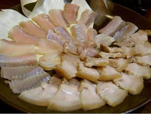 鲱鱼罐头是哪个国家的，瑞典除了鲱鱼罐头，就没什么好吃的了吗？