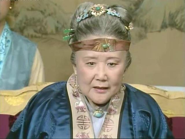 凤姐结婚了老公是谁:贾宝玉和薛宝钗结婚，到底是谁决定的