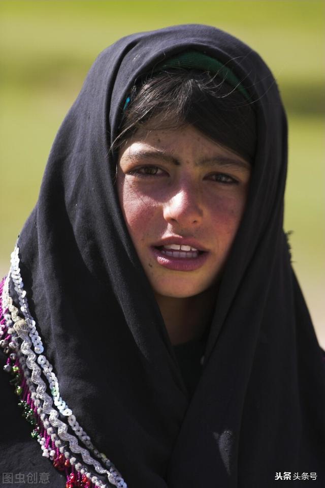 阿富汗女性无法在正式场合上班？，阿富汗现在打仗！社会不稳定！请问去那边娶个老婆难不难