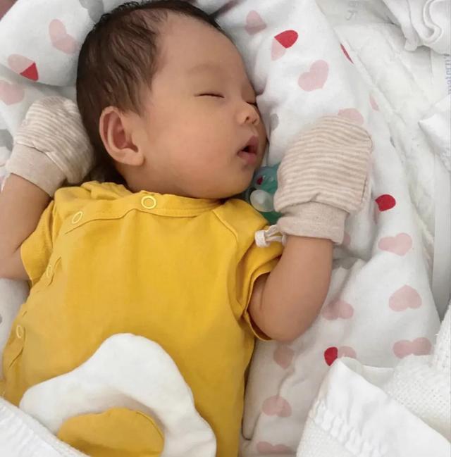 如何看待不给婴儿喝水，不把尿等现代育儿观念？插图7