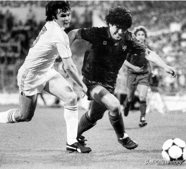 马拉多纳为什么被巴萨卖了后，就没豪门要，只能在小球会踢球？插图10