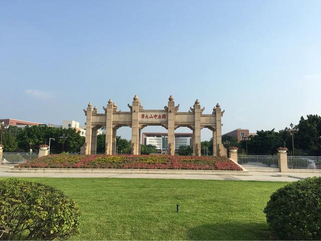 好动的河马歌谱:孩子进入可怕的两岁，不听家长的话，该怎么办？