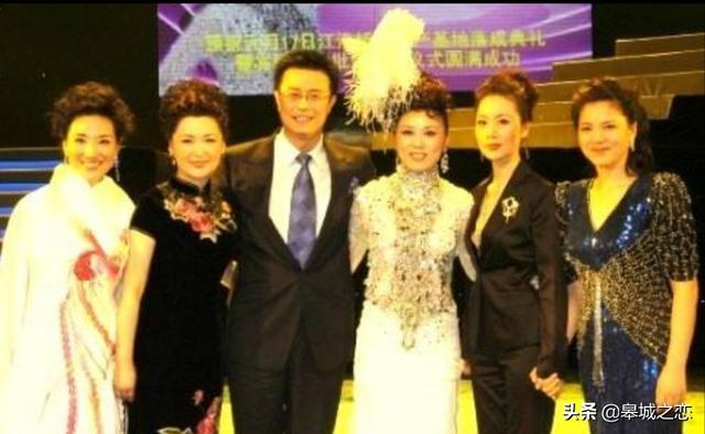 白燕升个人演唱会:张云雷相声段子中提到的张火丁是谁为什么有人说她是一个“谜”