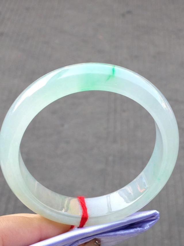 几百元的缅甸玉手镯是真的吗,三千元能买到一支真的翡翠手镯吗？