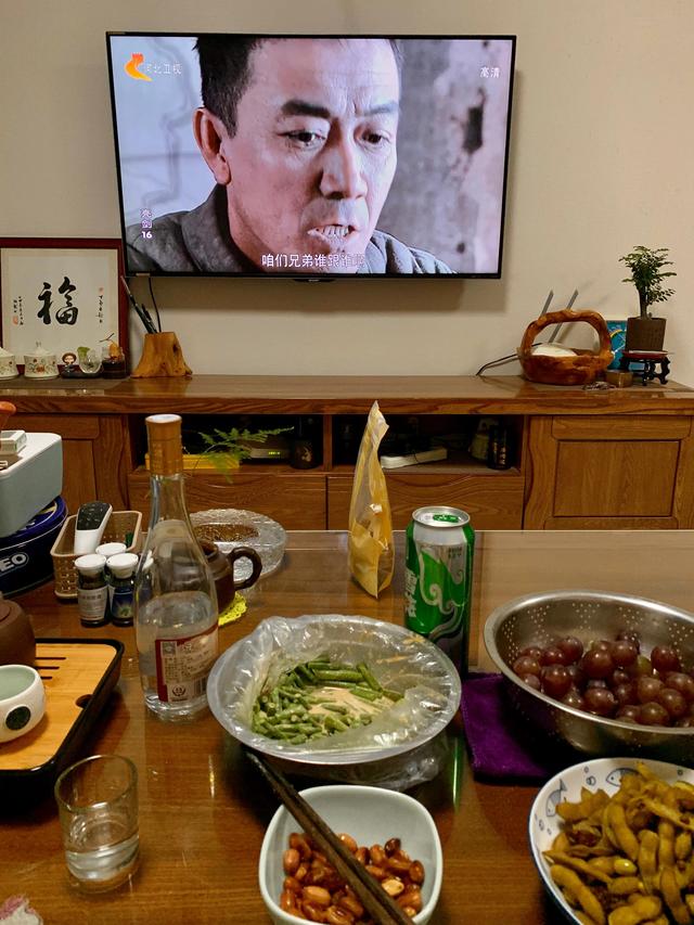 有些人每天晚上下班后总想喝点白酒，这样算不算是酗酒呢？你怎么看？插图48