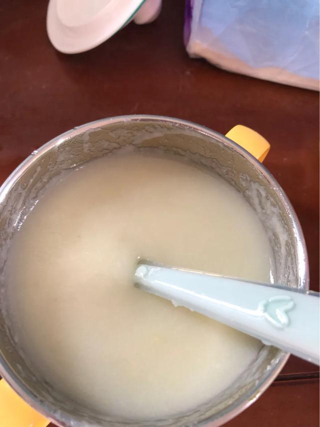 六个月的奶水不足的原因:半岁宝宝母乳不够加奶粉哪些奶粉可以呢？