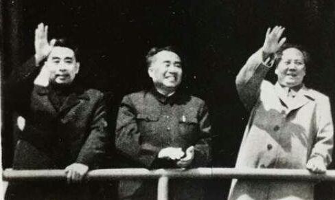 从古至今中国有哪三位历史人物，对中国起到了决定性的作用？