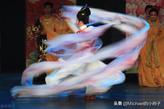 李玉刚是男是女:大家如何评论李玉刚的唱功