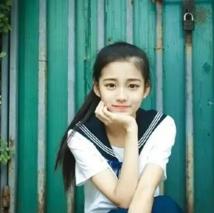 为什么有的女生虽然漂亮,但就是看起来不高贵,而且总是吸引质量和层次不高的男生？