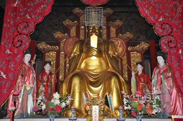 东岳大帝:黄飞虎被封东岳大帝前，谁在担任这个职务？