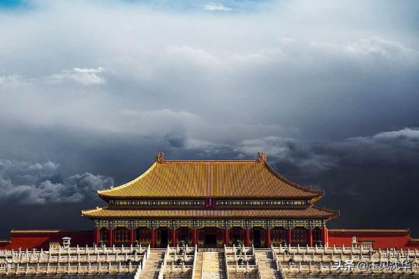 北京故宫资料:北京故宫在建筑格局上有什么特点？