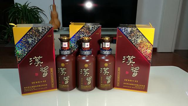 普通人家过年，年夜饭喝什么白酒合适