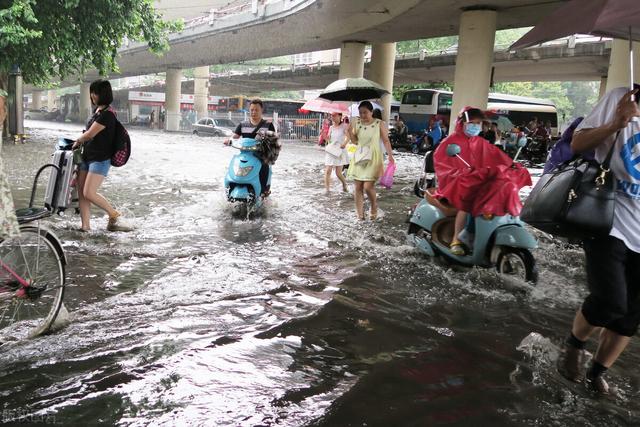 郑州暴雨死亡6000人，你怎么看待此次河南特大暴雨致多人死亡事件